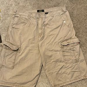 Men’s six pocket shorts